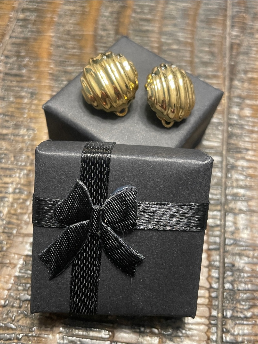 NINA RICCI Gold Tone Clip On Earrings Vintage